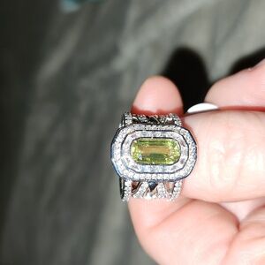 Beautiful Peridot Ring